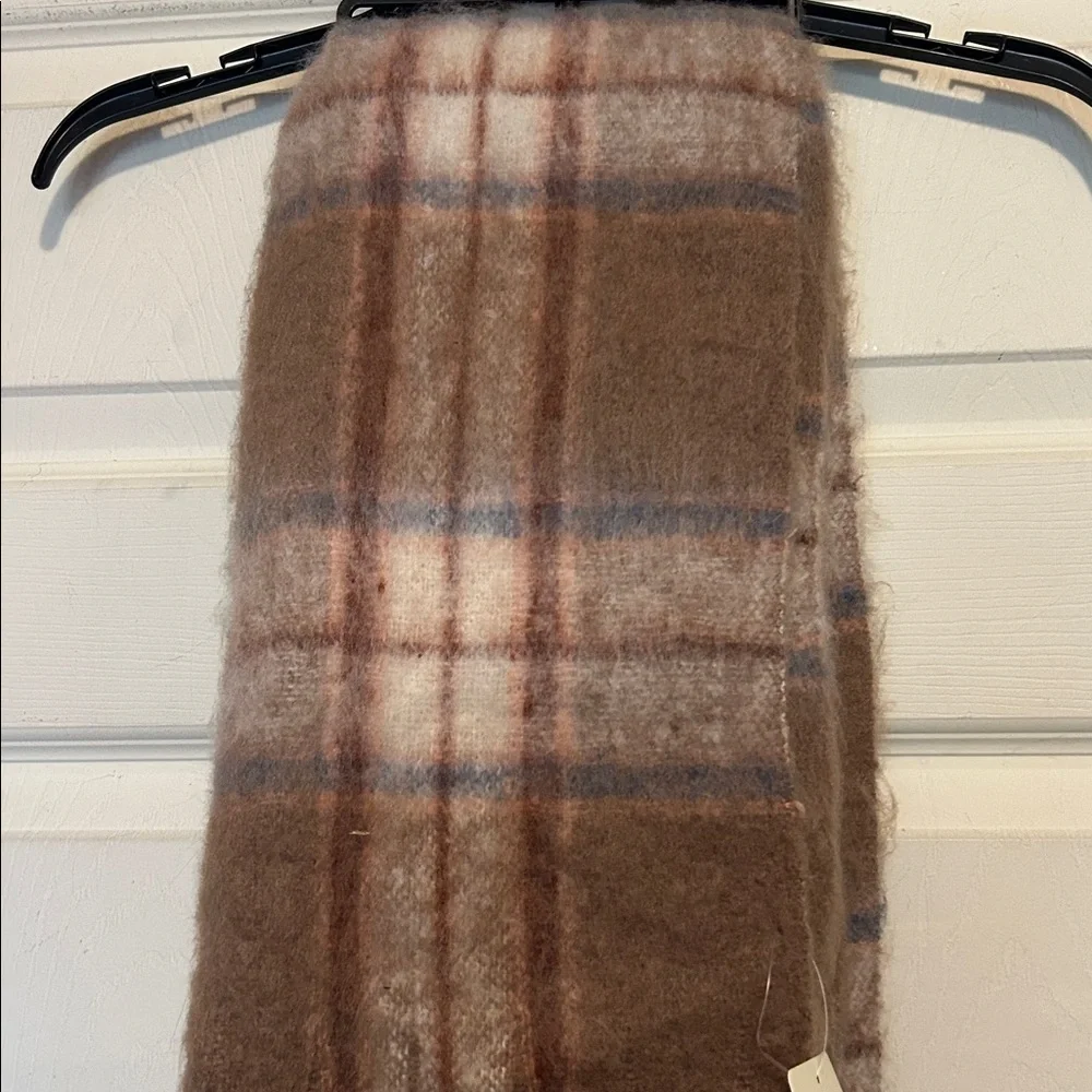 a.n.a. Plaid Scarf Tan